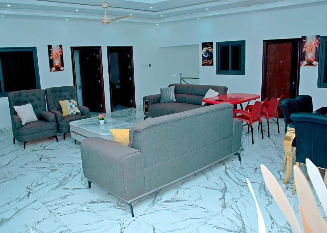 The Lords Palace Guest House Тема Екстериор снимка