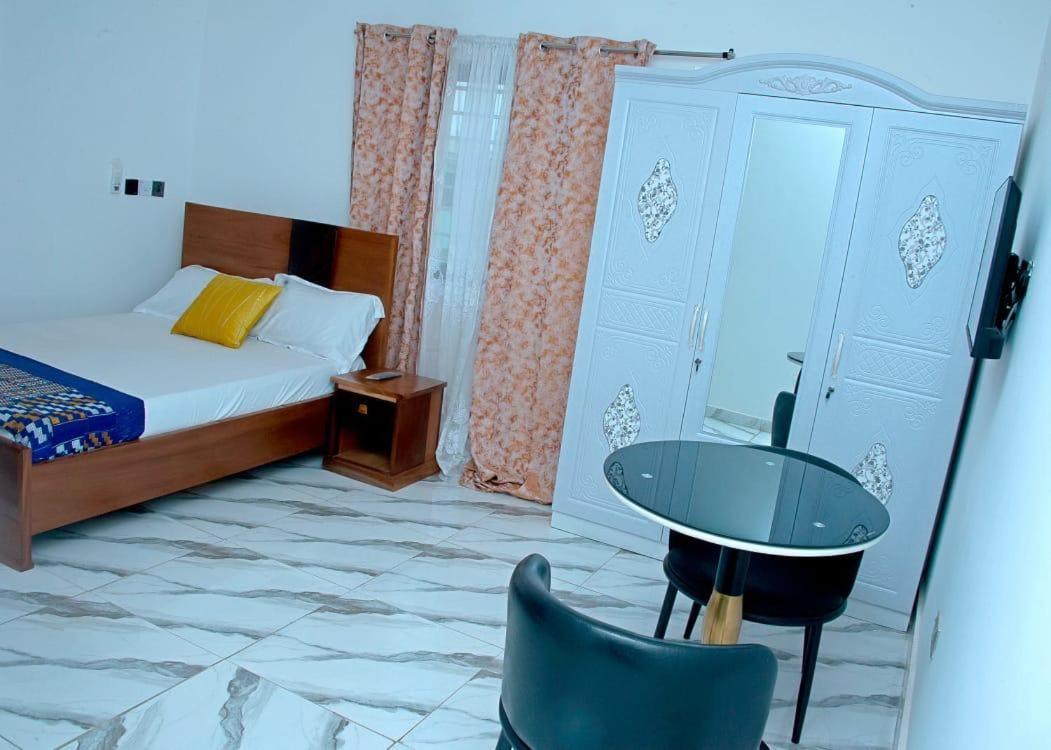 The Lords Palace Guest House Тема Екстериор снимка